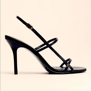 Reformation Isabelle Sandal. New with Box. Size 8.